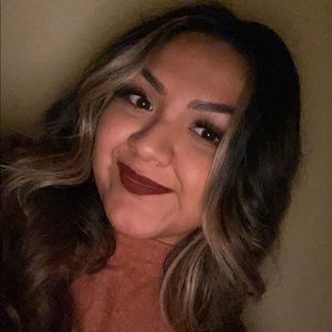 Meet your Posher, Gabriela